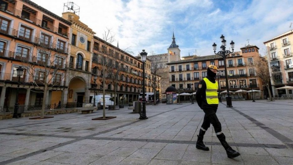 Plaza vacía durante estado de alarma por coronavirus | EFE