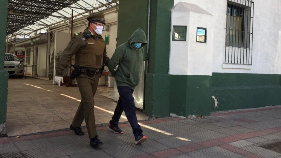 El Departamento de Delitos Sexuales de Carabineros logró detener a dos hombres y una mujer. (Foto: @Carabdechile). 