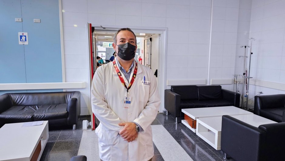 El Dr. Sergio Jaime, broncopulmonar de la UPC Adulto del Hospital Regional de Talca.